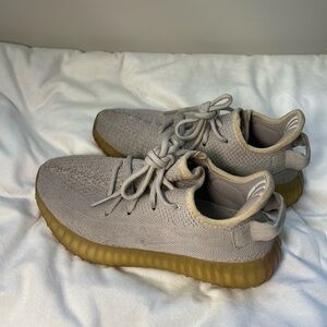 Fake Yeezy Sneakers